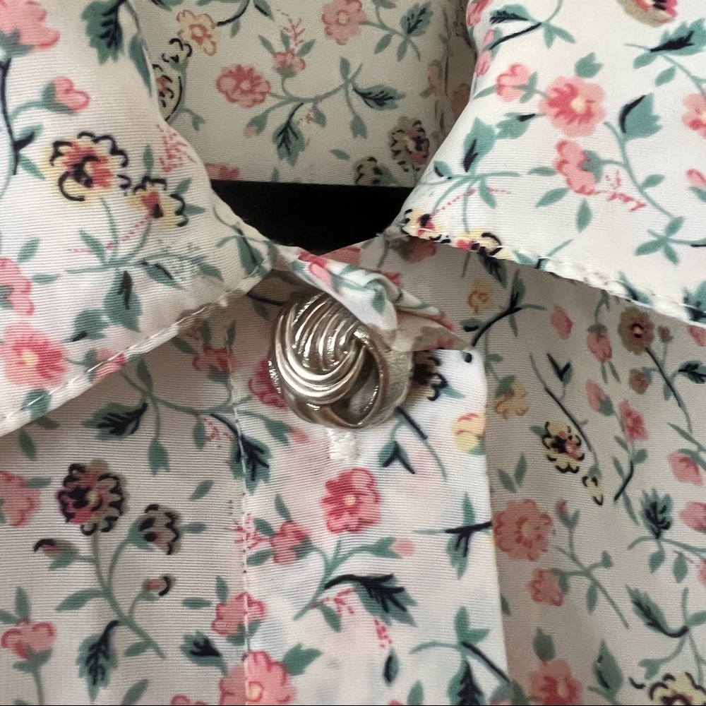 Classic Collection Vintage Floral Button Down with Shoulder Pads - Picture 2 of 4